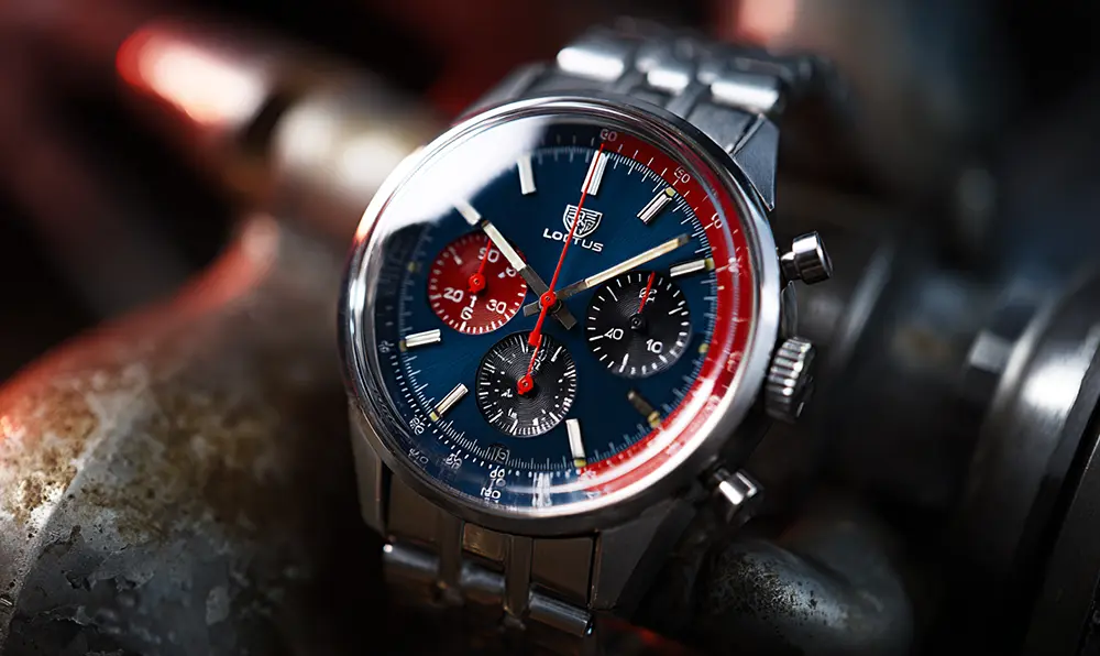 Montre Lotus chronographe rouge et bleu, style urbain et mécanique
