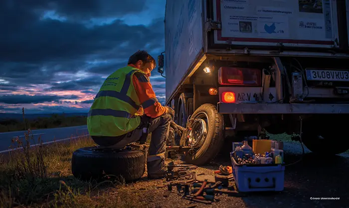 Installation de galette de secours – conducteur en action