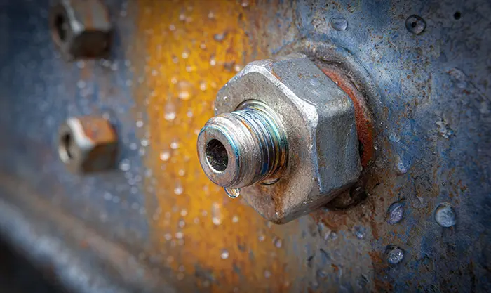 détail vérin hydraulique remorque benne