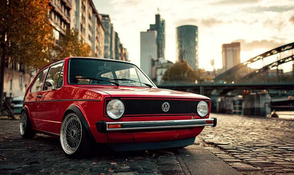 Volkswagen Golf I vue extérieure urbaine années 70